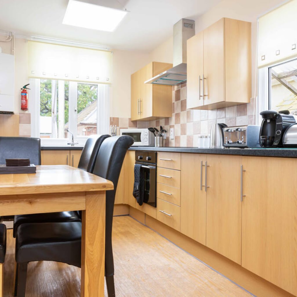 Oakcliff's Oak Cottage kitchen/dining room.