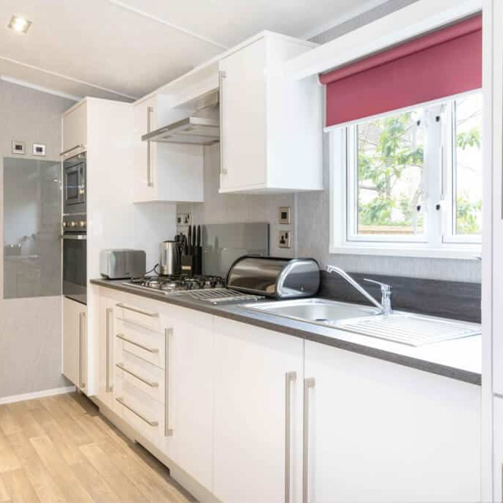 Oakcliff's Osprey Plus Mini Lodge modern kitchen