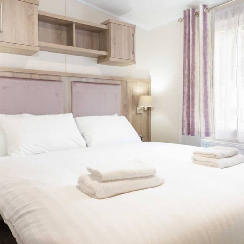Oakcliff's Osprey Plus Mini Lodge double bedroom.