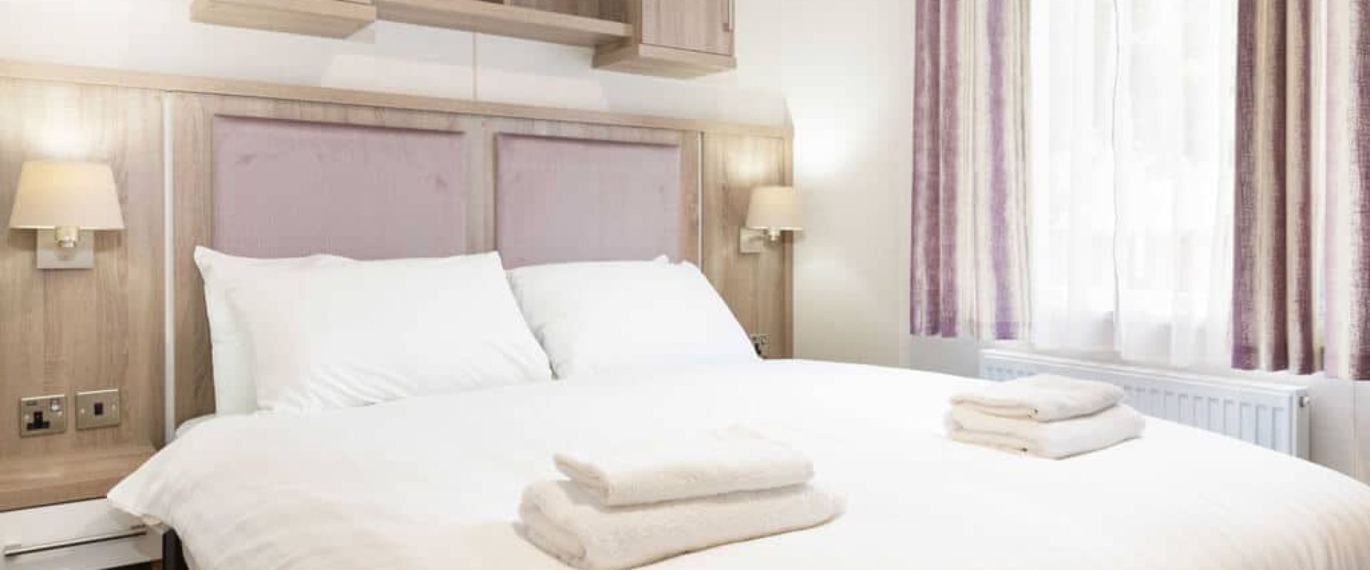 Oakcliff's Osprey Plus Mini Lodge double bedroom.