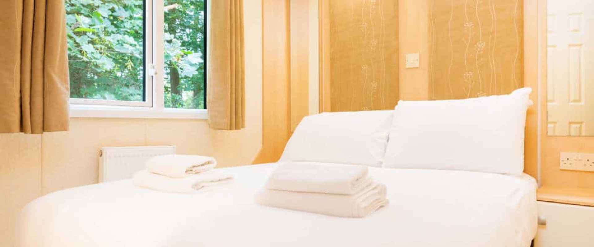 Oakcliff's Sycamore Caravan double bedroom